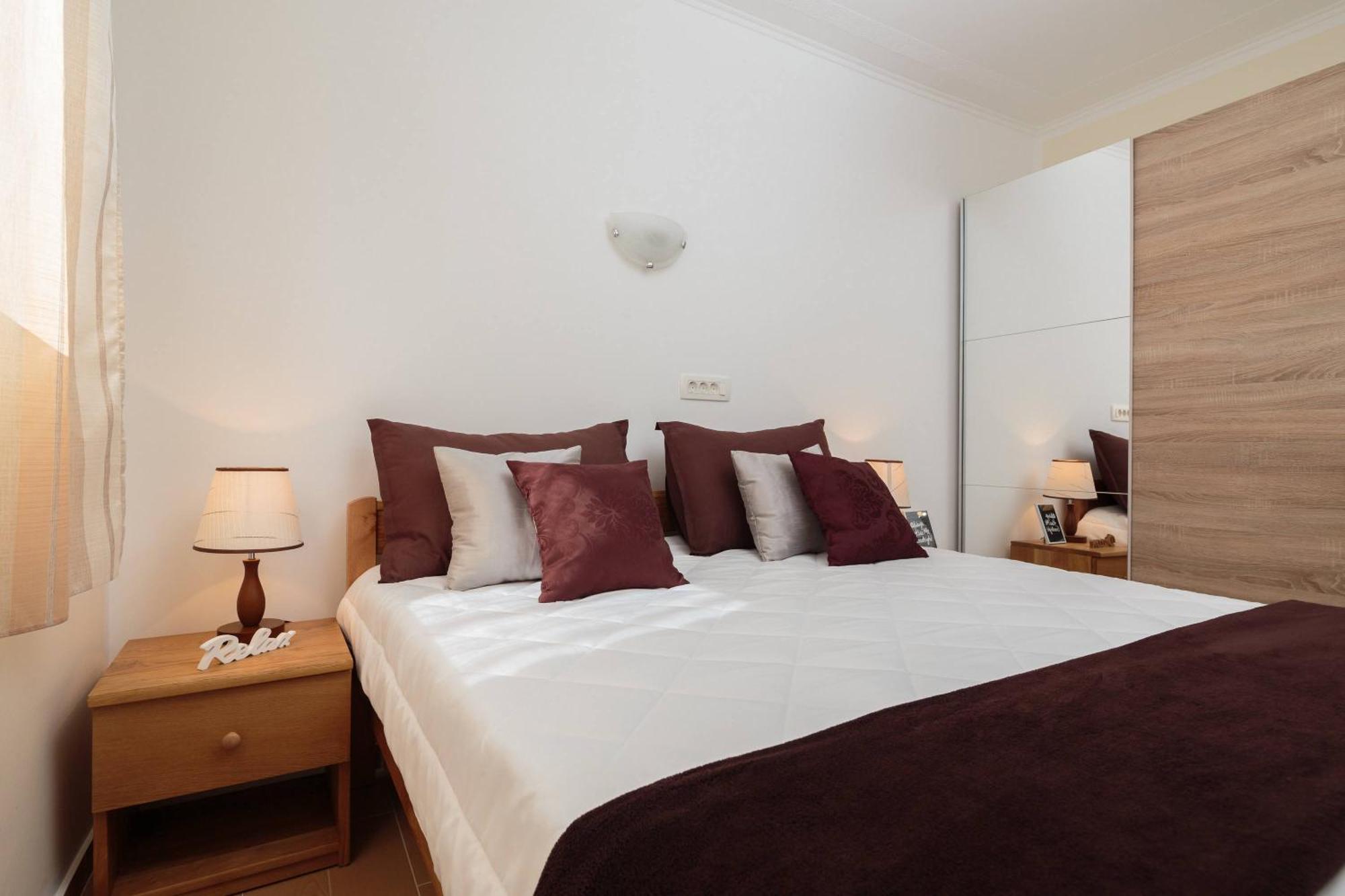 Apartment Krzelj Трогир Экстерьер фото