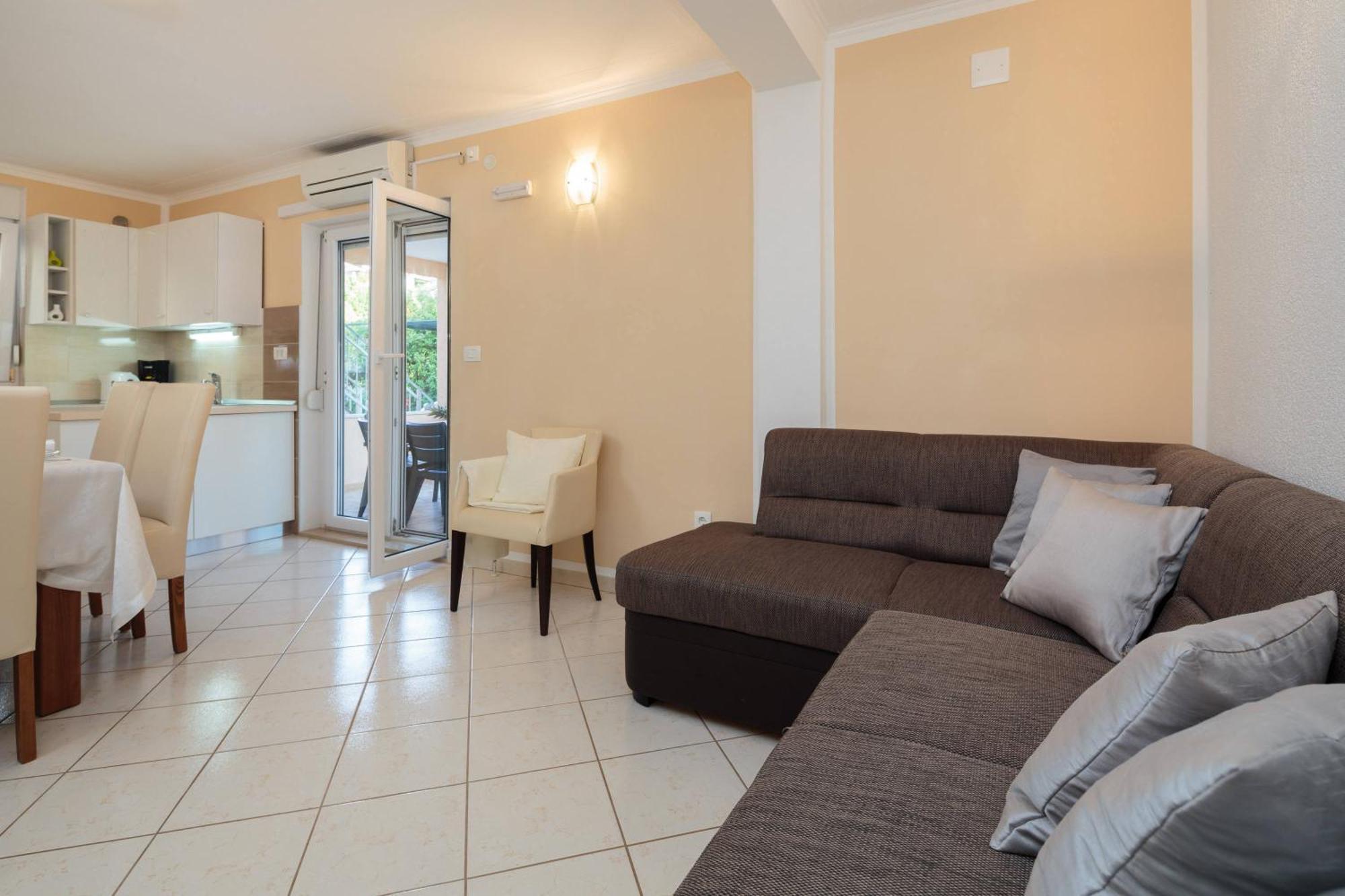 Apartment Krzelj Трогир Экстерьер фото